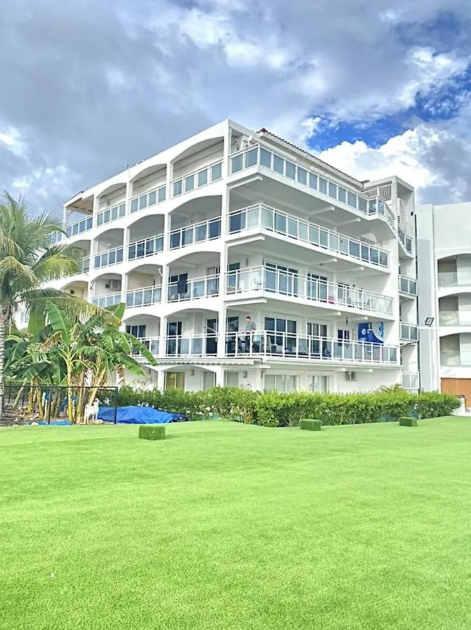 Maho Beach House - Sand Bar Condo - 1 Bedroom Suite 0*,  Sint Maarten/Saint Martin