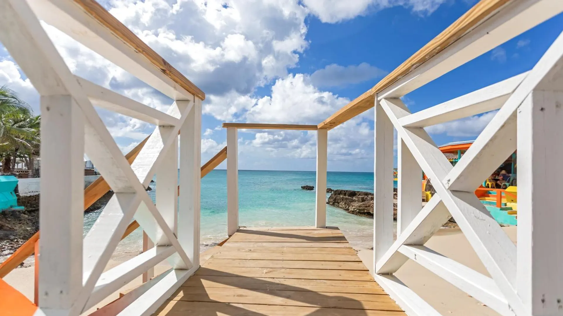 Maho Beach House - Sand Bar Condo - 1 Bedroom Suite 0*,  Sint Maarten/Saint Martin
