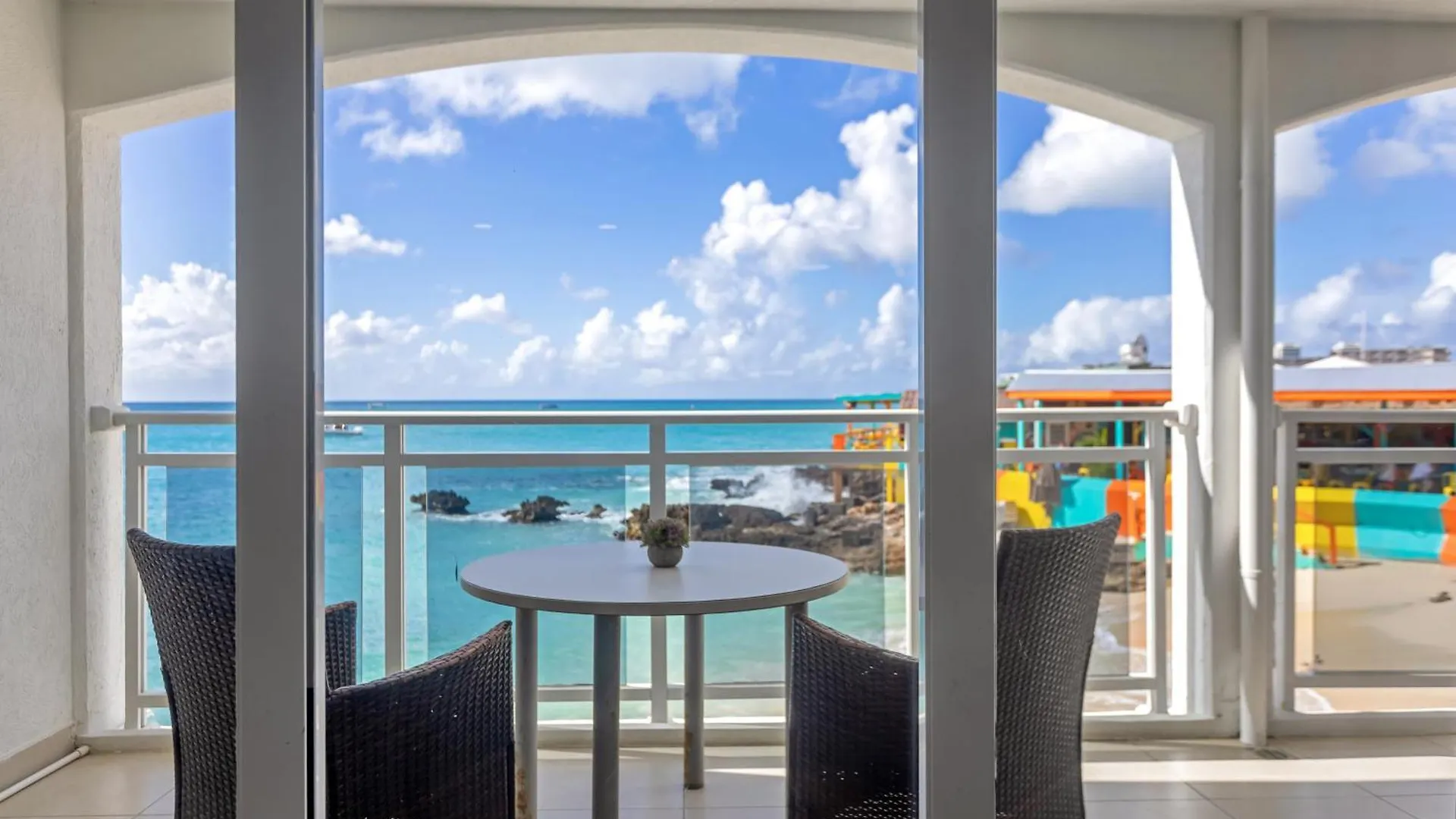 Maho Beach House - Sand Bar Condo - 1 Bedroom Suite