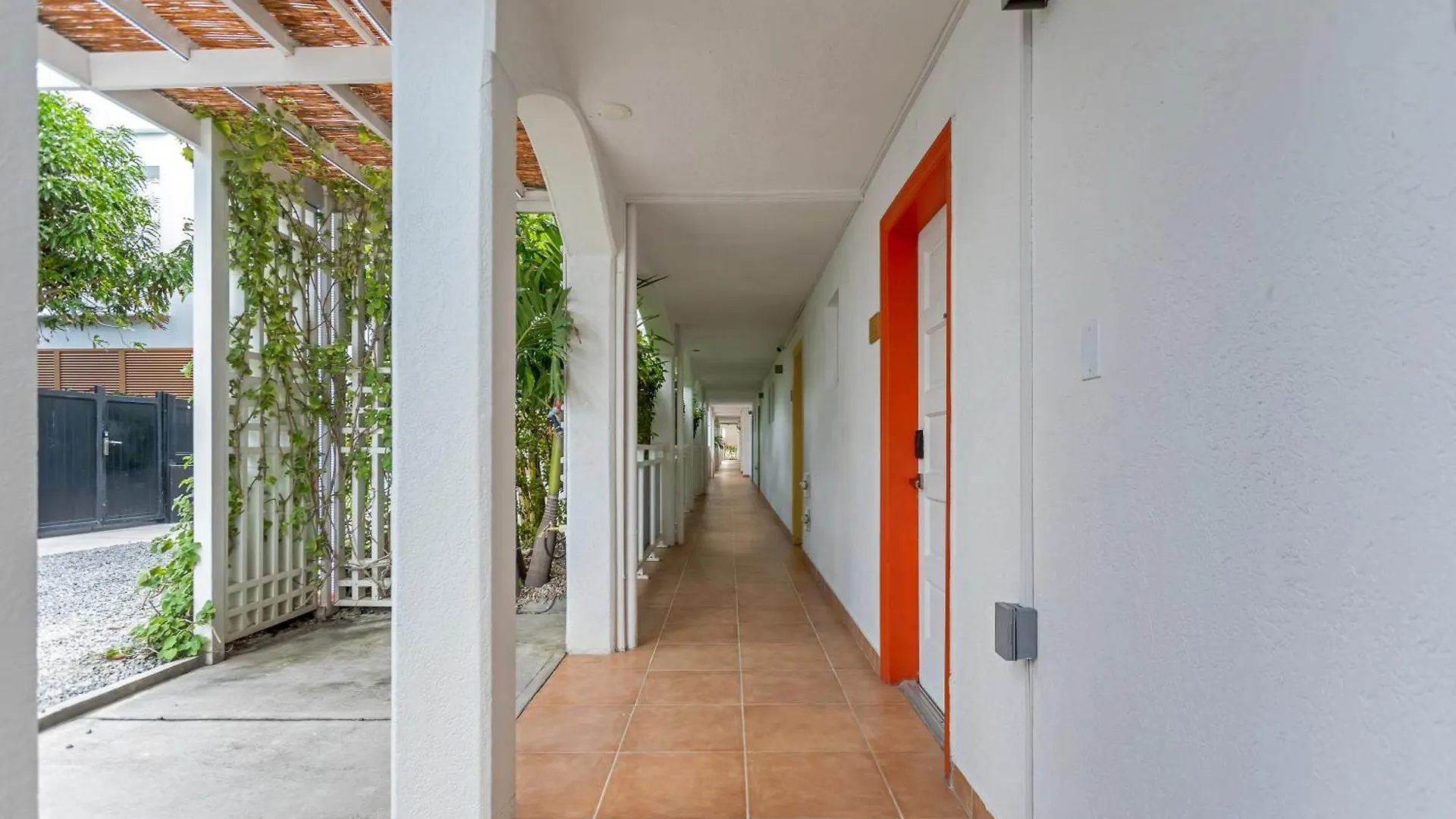 Maho Beach House - Sand Bar Condo - 1 Bedroom Suite Apartment